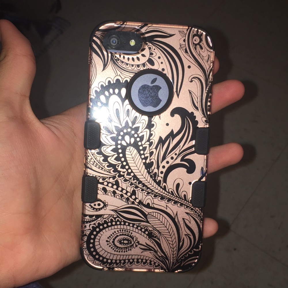 iPhone 5/ SE ROSE GOLD/ BLACK DESIGN ( NEW )
